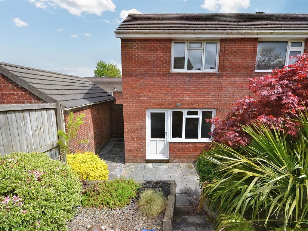 2 bed end terrace house for sale in Wordsworth Avenue, Priory Park