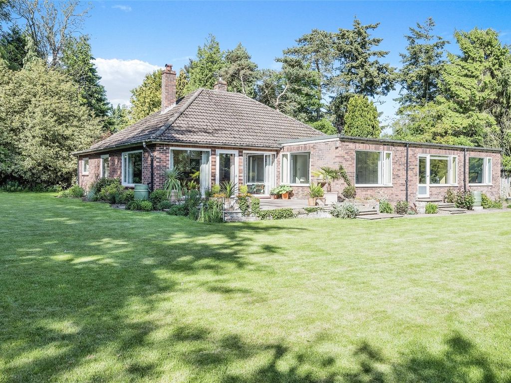 4 bed bungalow for sale in Tunstead Road, Hoveton, Norwich NR12, £