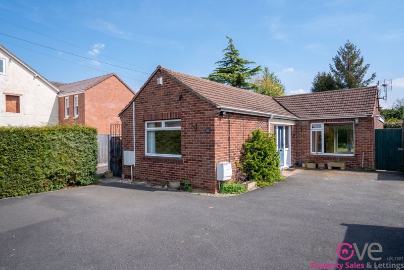 3 bed bungalow for sale in Dinglewell, Huccelcote GL3 Zoopla