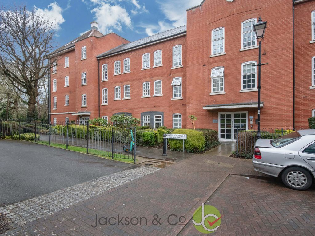 2 bed flat for sale in Albany Gardens, Colchester CO2 Zoopla