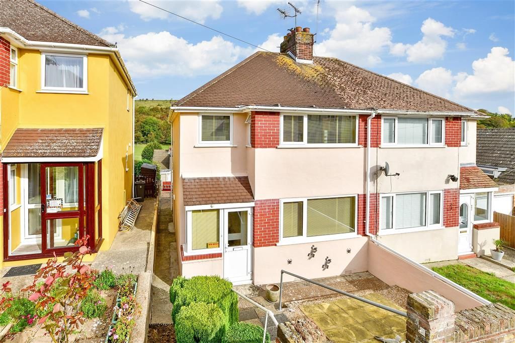 3 bed semidetached house for sale in Markland Road, Elms Vale, Dover