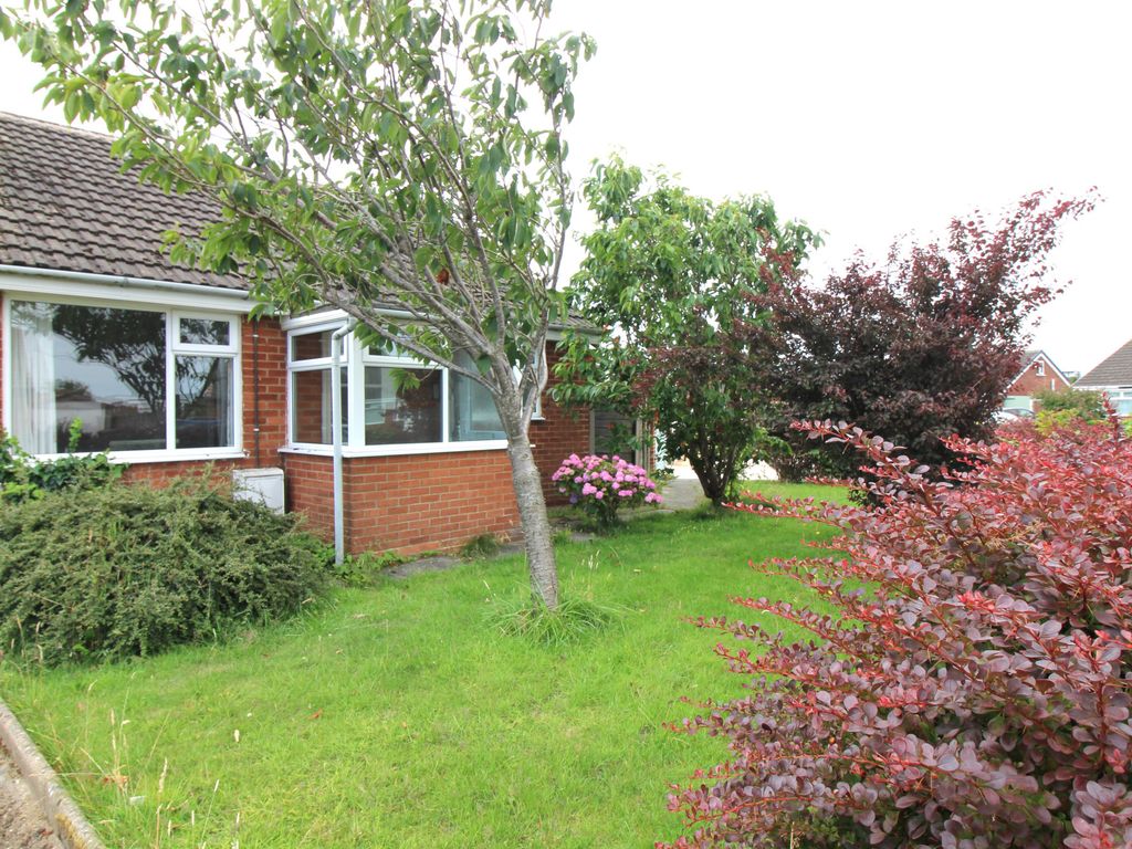 2 bed bungalow for sale in Hawkshead Road, Knott End On Sea FY6 Zoopla