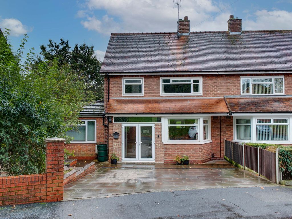 3 bed semidetached house for sale in Salters Lane, Batchley, Redditch