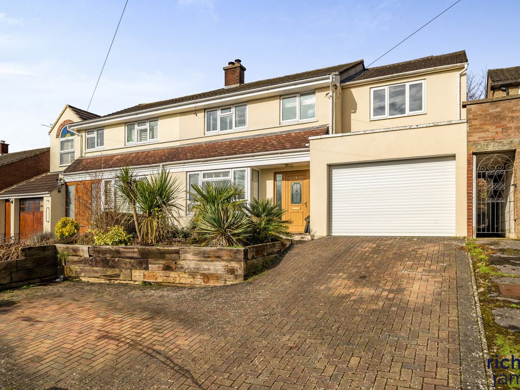 4 bed semidetached house for sale in Pleydell Road, Old Town, Swindon