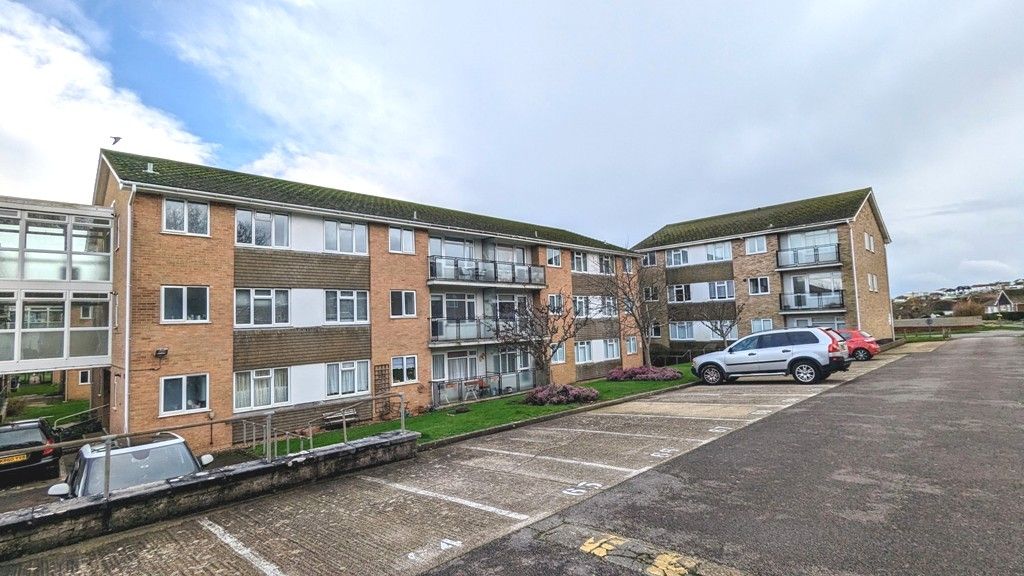 2 bed flat to rent in Westbrook, Lustrells Vale, Saltdean, Brighton BN2
