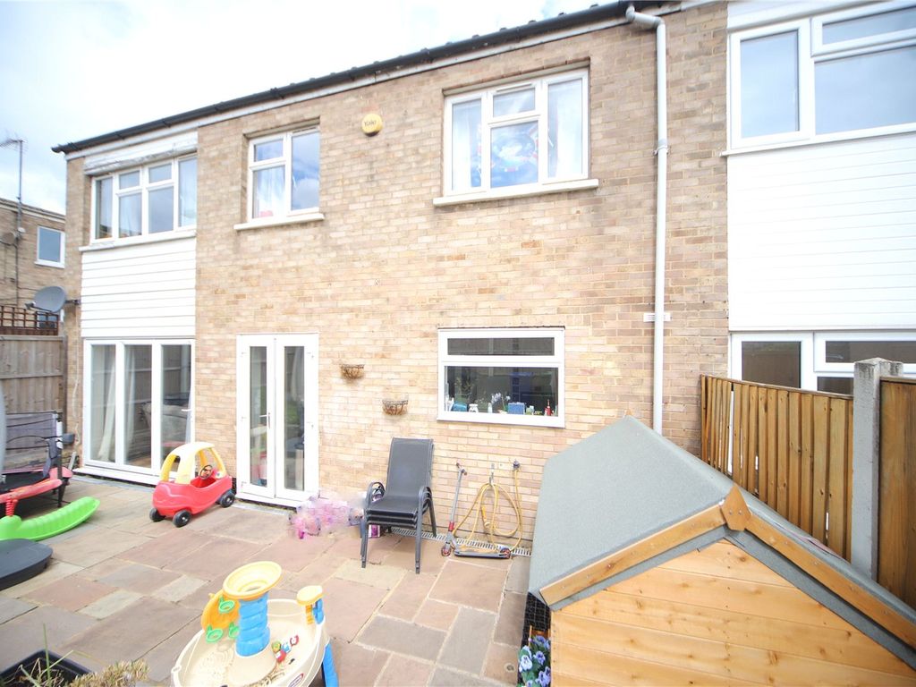 3 bed semidetached house for sale in Limeslade Close, Corringham, StanfordLeHope, Essex SS17
