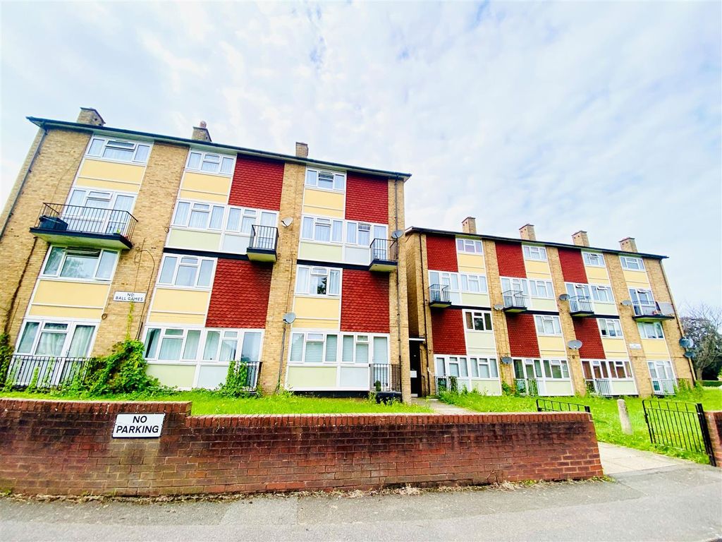 2 bed flat for sale in Avenue Gardens, London SE25, £259,950 Zoopla