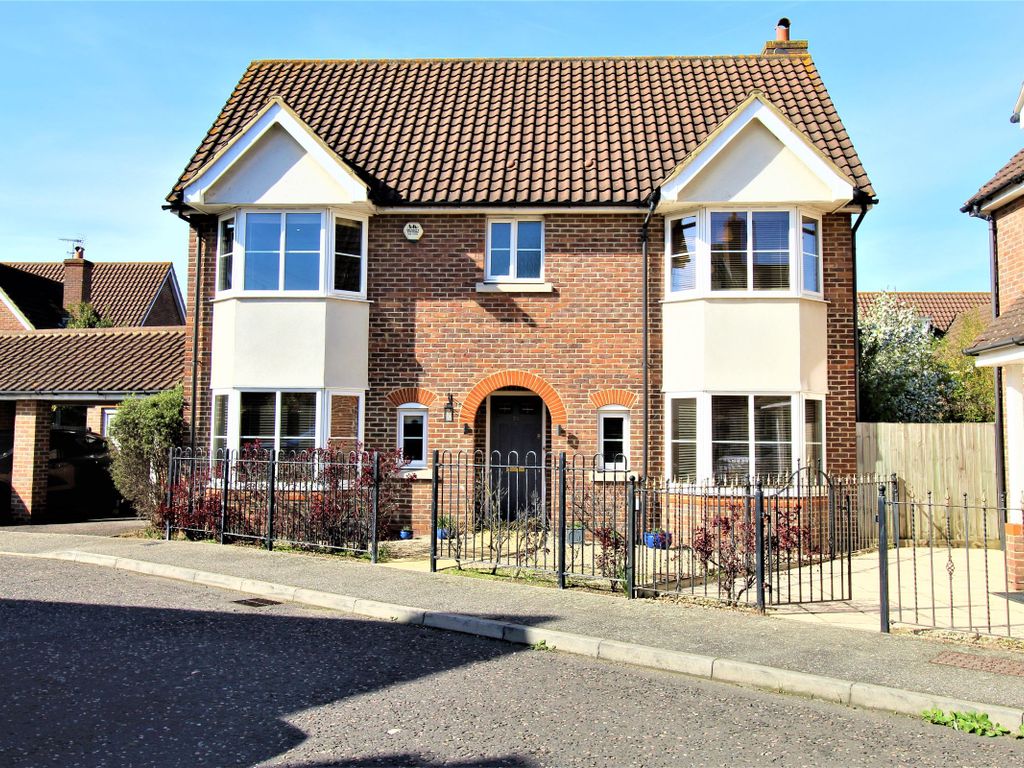 4 bed detached house for sale in Parnell Close, Chafford Hundred, Grays