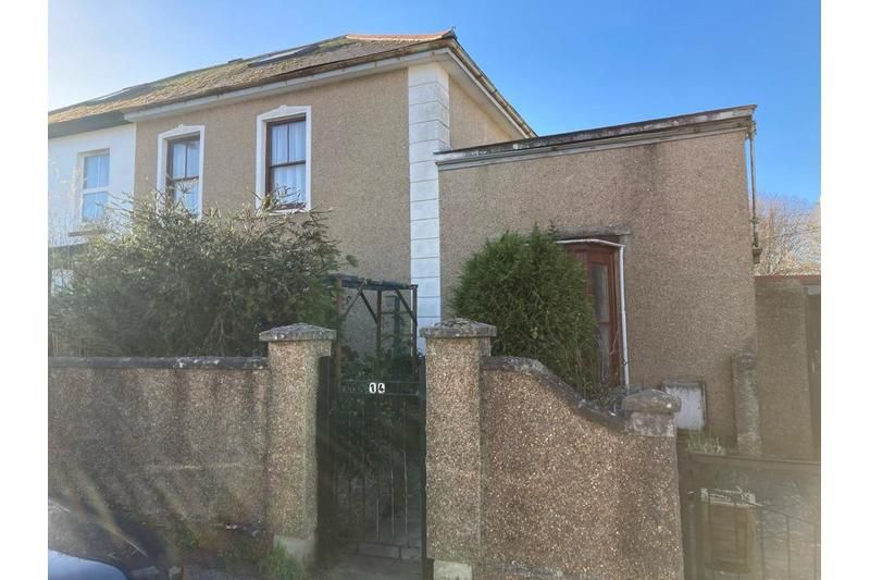 4 bed semidetached house for sale in Basset Road, Camborne TR14, £