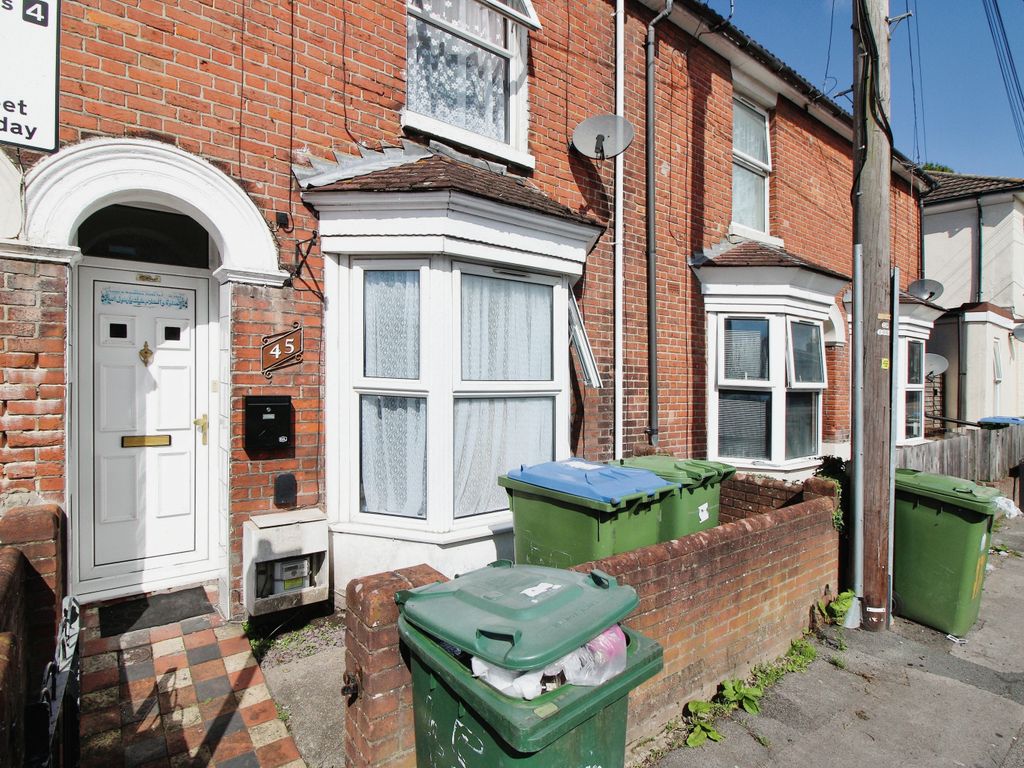 3 bed terraced house for sale in Derby Road, Southampton, Hampshire