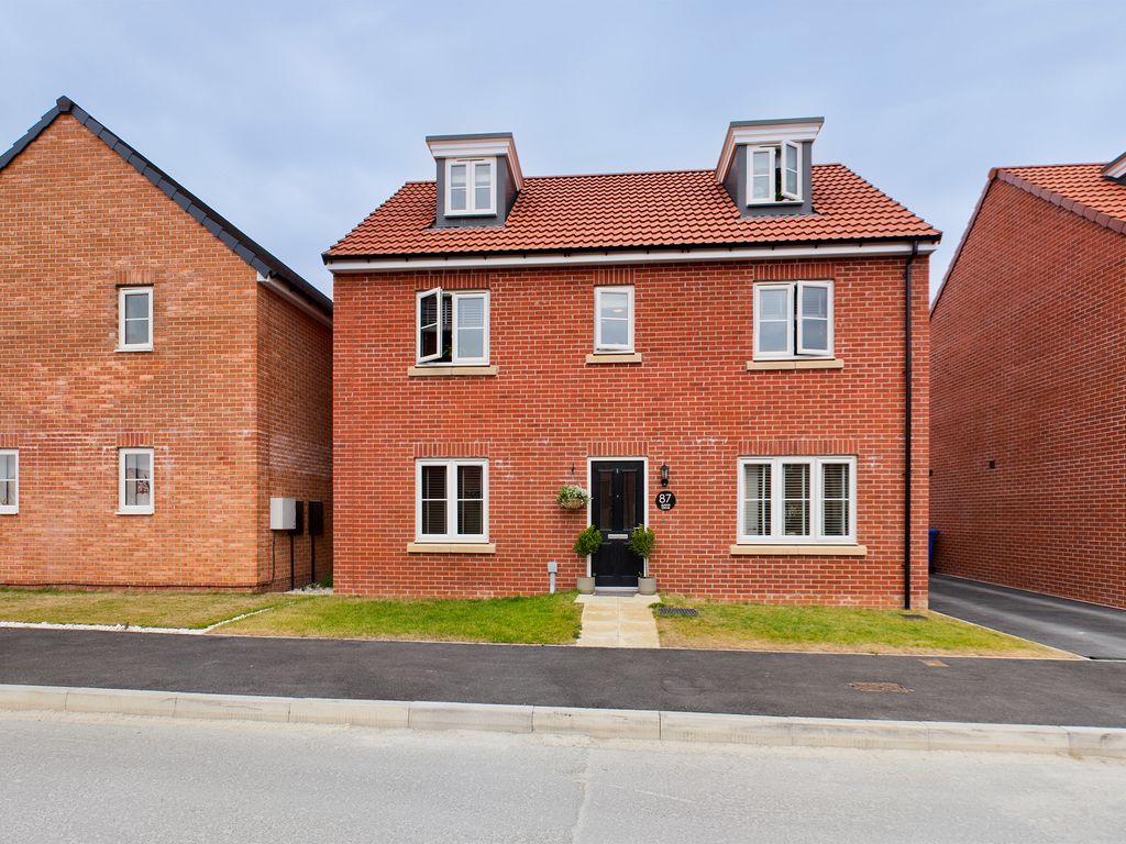 5 bed detached house for sale in Amos Drive, Pocklington, York YO42 Zoopla