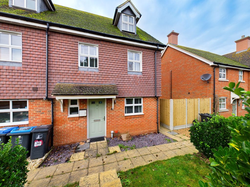 4 bed end terrace house for sale in Thorne Road, Minster, Ramsgate CT12