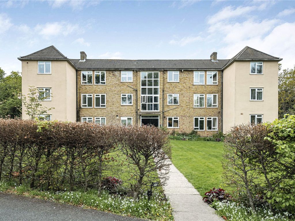 2 bed flat for sale in Kemnal Road, Chislehurst BR7, £425,000 Zoopla