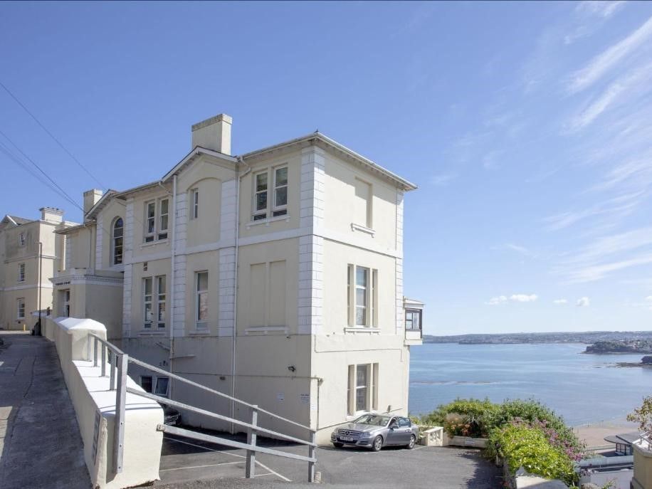 2 bed flat to rent in Warren Road, Torquay TQ2 Zoopla
