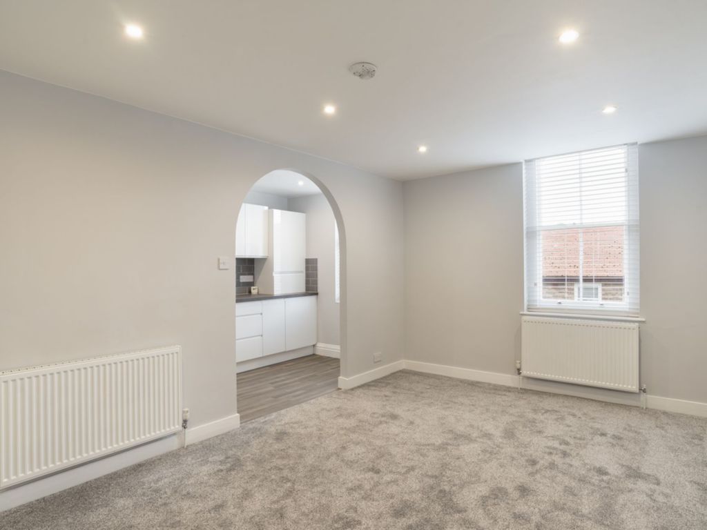 2 bed flat to rent in Rendezvous Street, Folkestone CT20, £875 pcm Zoopla