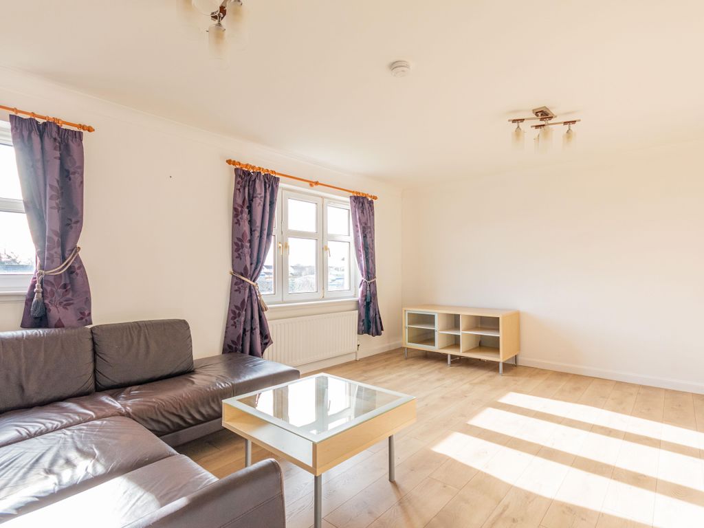2 bed flat to rent in Meadow Place Road, Edinburgh EH12, £1,250 pcm
