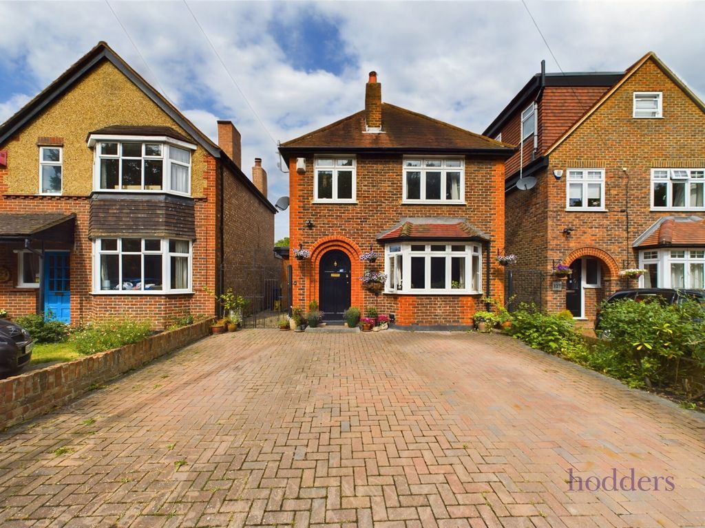 3 bed detached house for sale in School Lane, Addlestone, Surrey KT15