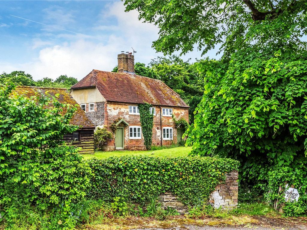 2 bed semidetached house for sale in Elstead Road, Seale, Farnham