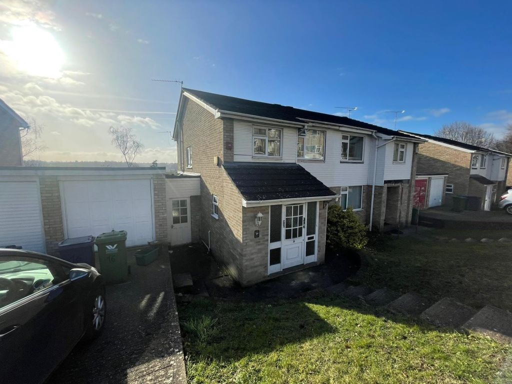 3 bed semidetached house to rent in Partridge Way, Downley, High