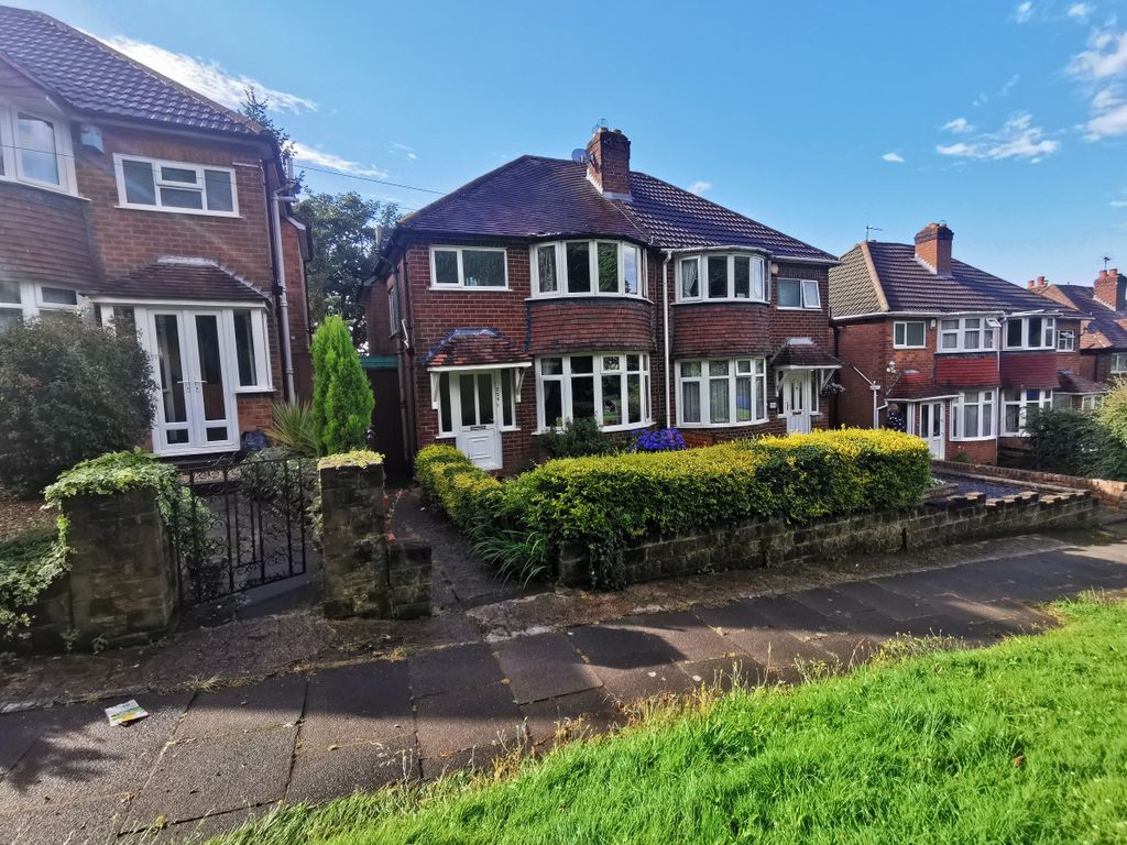 3 Bed Semi Detached House To Rent In Lickey Road Rednal Birmingham