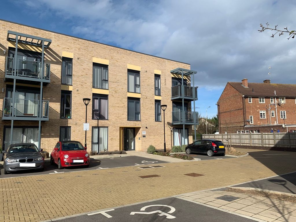 2 bed flat for sale in Allwoods Place, Hitchin SG4 Zoopla