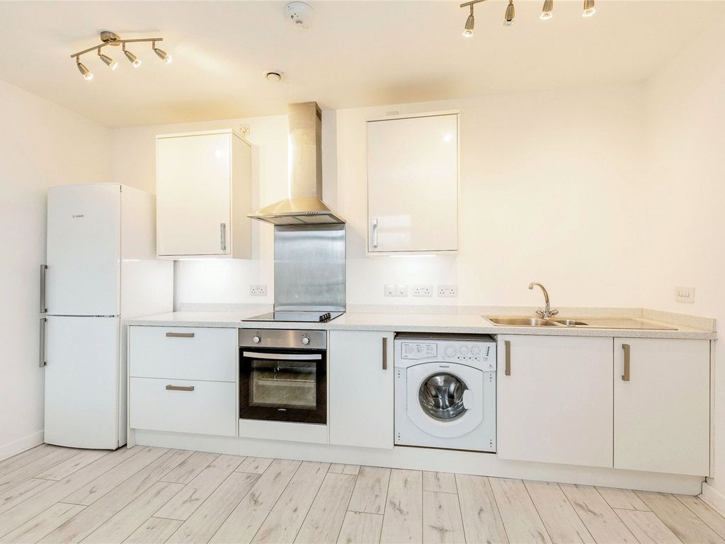 2 bed flat for sale in Harbour Crescent, Portishead, Bristol, North Somerset BS20, £235,000 Zoopla