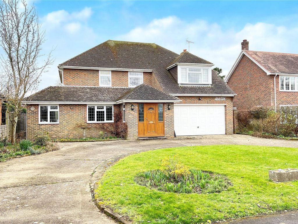 4 bed detached house for sale in The Thatchway, Angmering, West Sussex