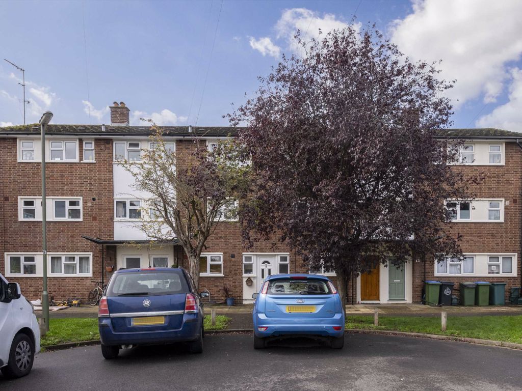 2 bed flat for sale in Ray Road, West Molesey KT8 Zoopla