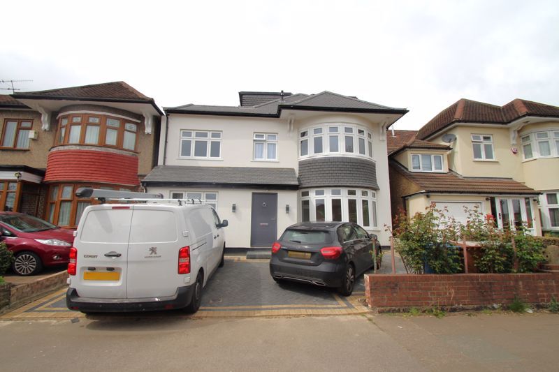 Room to rent in Imperial Drive, North Harrow, Harrow HA2, £1,350 pcm