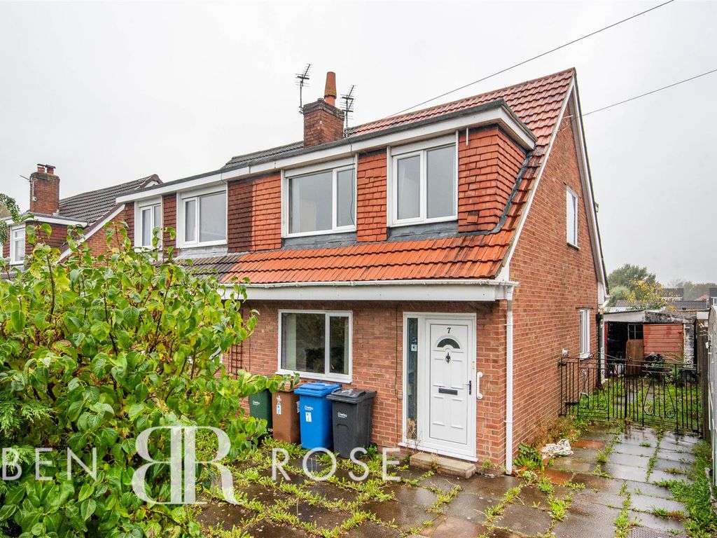 3 bed semidetached house for sale in Hunters Road, ClaytonLeWoods