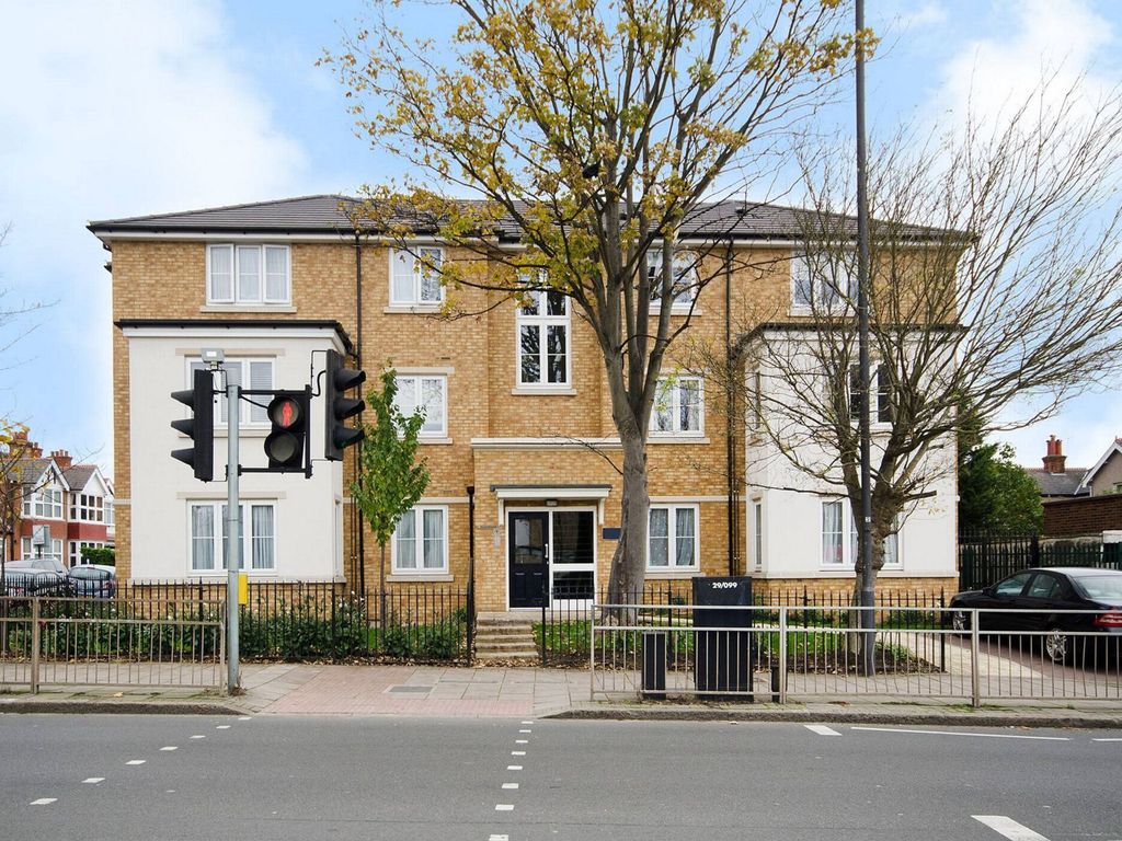 2 bed flat to rent in Meridian Court, High Road, Harrow Weald HA3, £1,650 pcm Zoopla