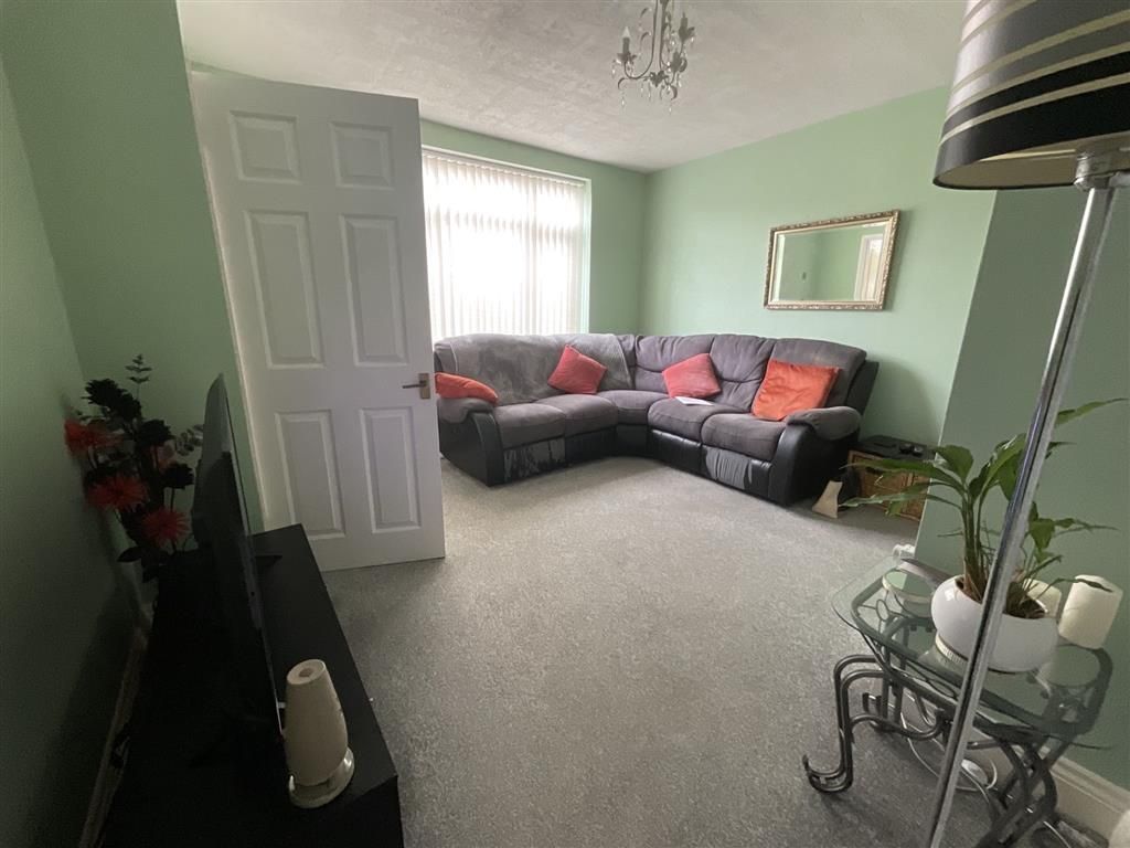 2 bed terraced house for sale in Hanson Drive, Loughton, Essex IG10