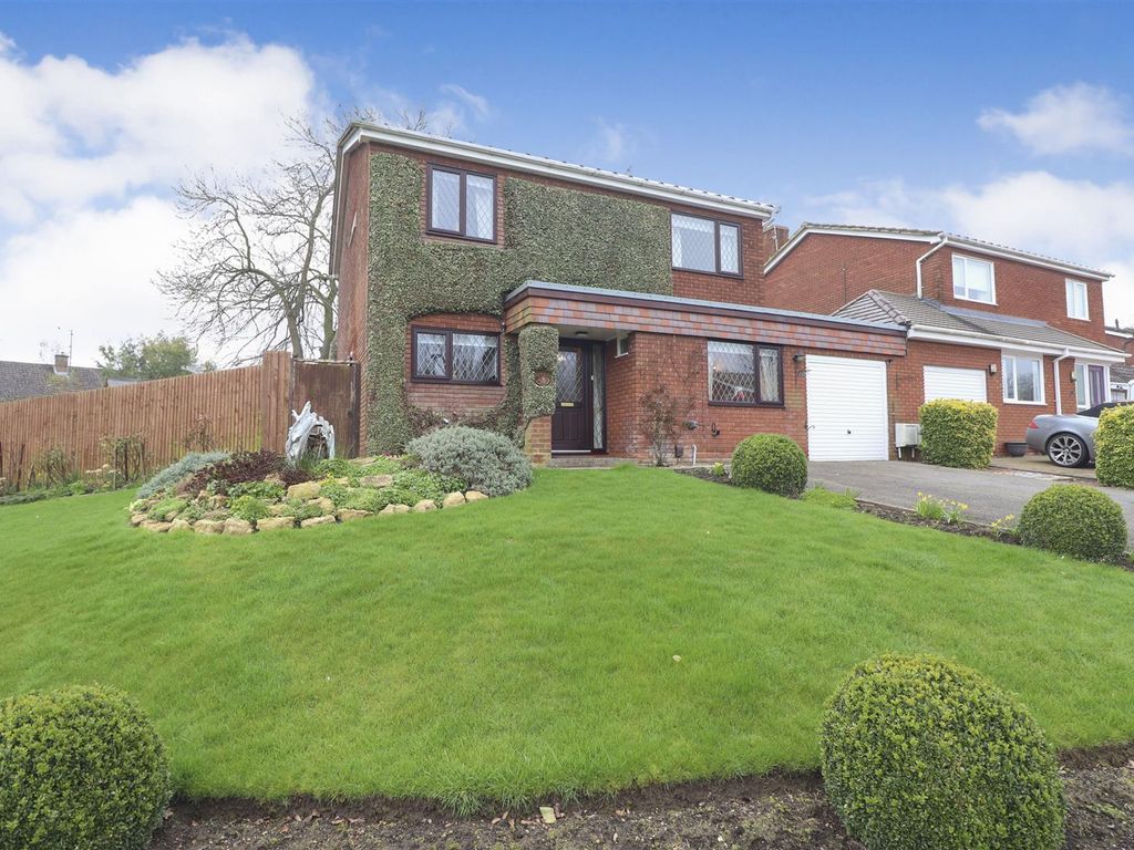 4 bed detached house for sale in South Park, Rushden NN10, £385,000