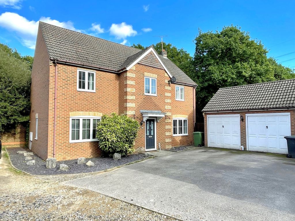 4 bed detached house for sale in Mollison Rise, Whiteley, Fareham PO15 Zoopla