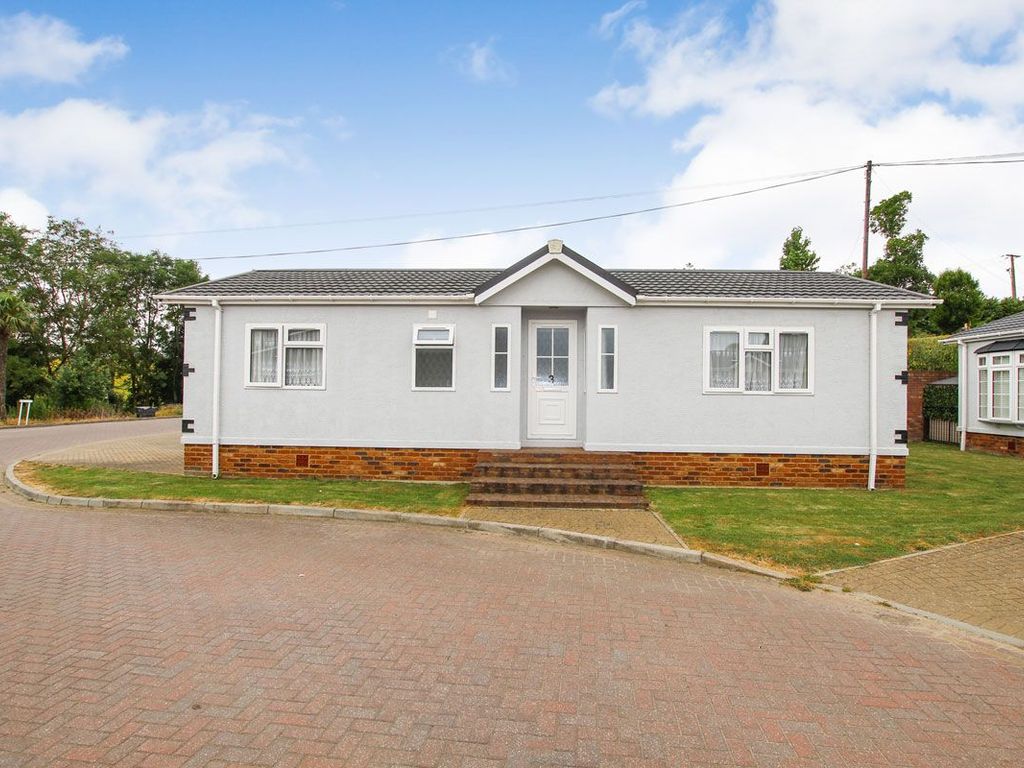 2 bed bungalow for sale in Franklins Avenue, Pilgrims Retreat