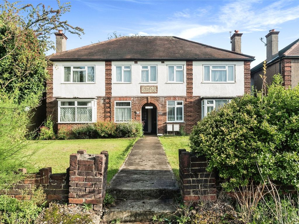 2 bed for sale in Moor Lane, Chessington KT9, £300,000 Zoopla