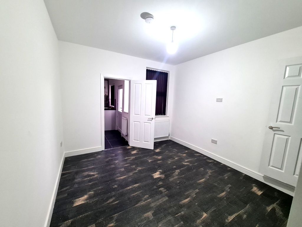 4 bed terraced house to rent in Western Road, Leicester LE3, £1,550 pcm Zoopla