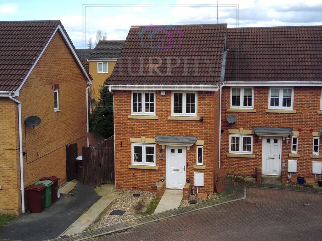 2 bed end terrace house for sale in Millers Croft, Castleford WF10, £