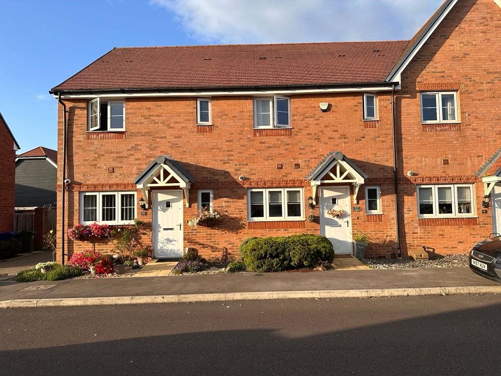 3 bed terraced house for sale in Shearwater Drive, Bracknell, Berkshire
