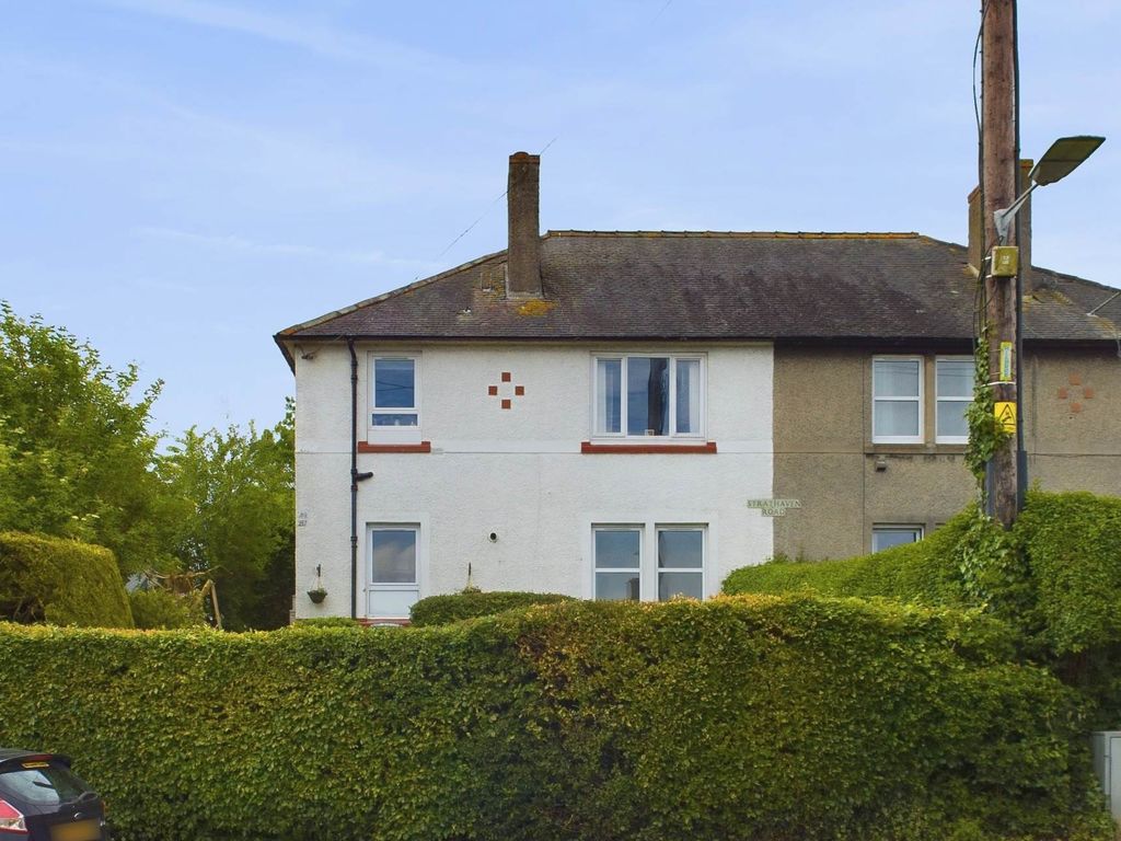 2 bed flat for sale in Strathaven Road, Lanark ML11, £77,500 Zoopla