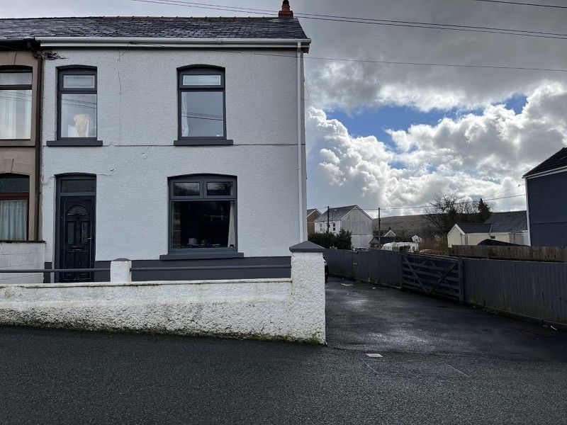 3 bed semidetached house for sale in Ardwyn Road, Upper Brynamman