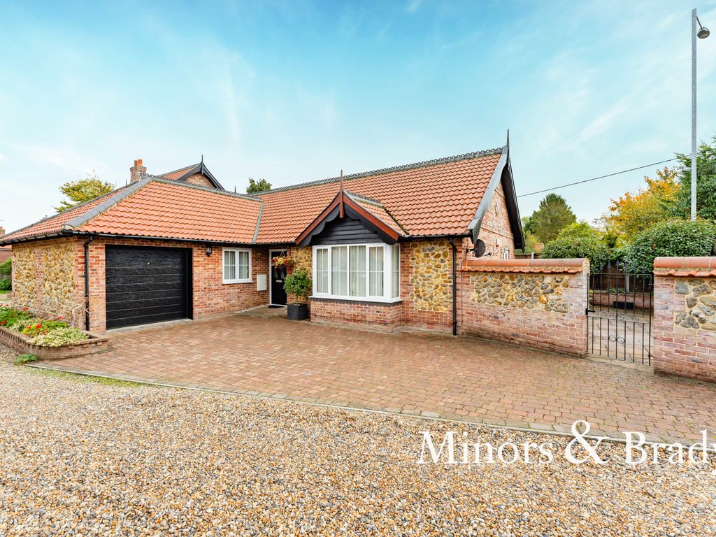 3 bed detached bungalow for sale in Southview Close, Watton, Thetford