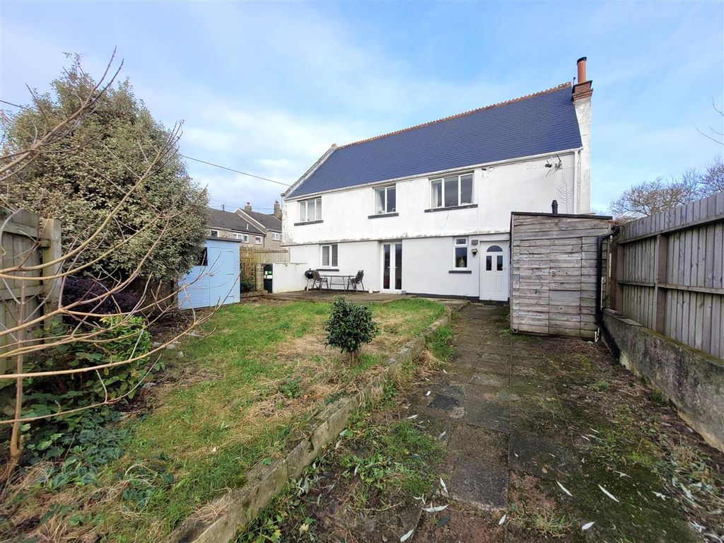 2 bed flat for sale in Passage Hill, Mylor, Falmouth TR11, £290,000 Zoopla