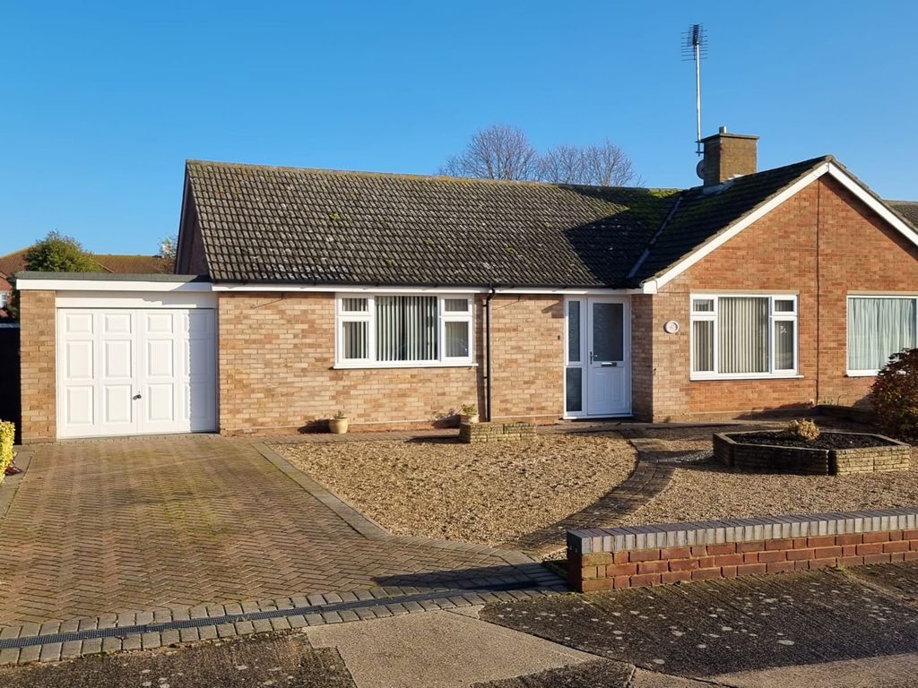 2 bed semidetached bungalow for sale in Wentworth Drive, Old