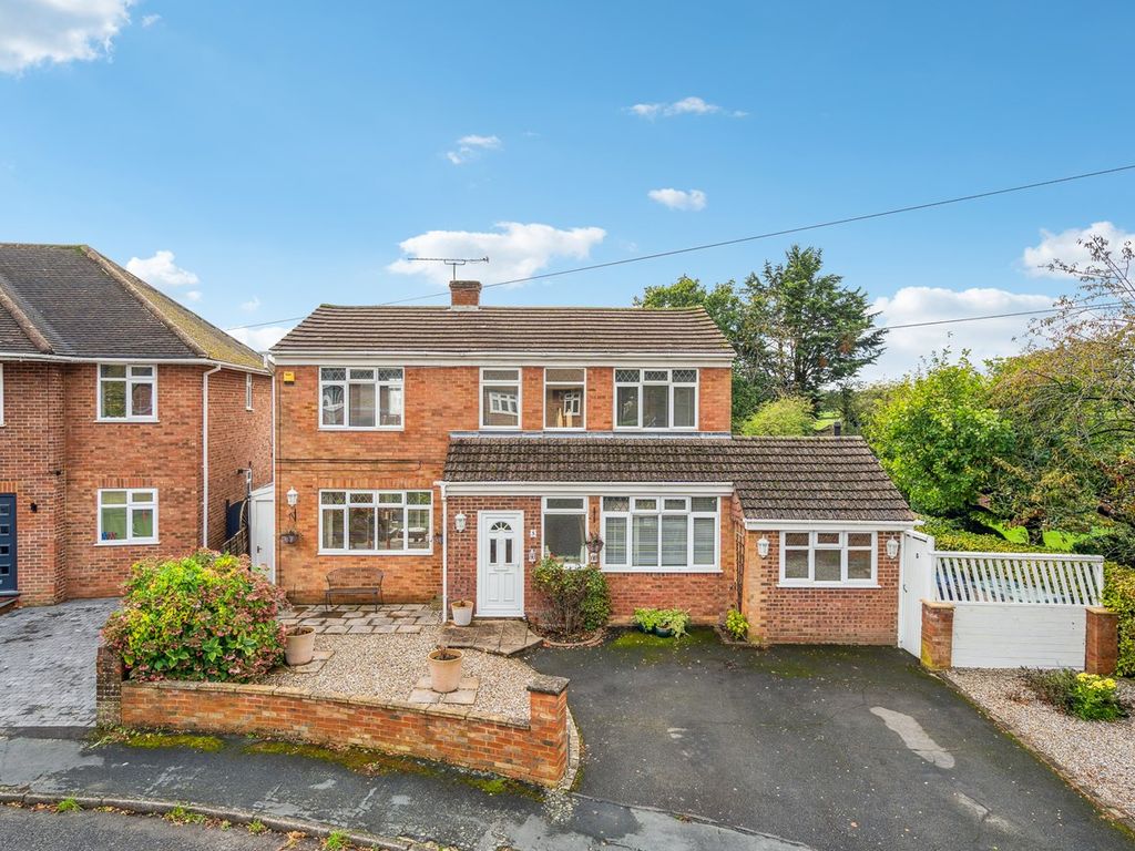 3 bed detached house for sale in The Dell, Chalfont St Peter, Gerrards Cross SL9, £725,000 Zoopla