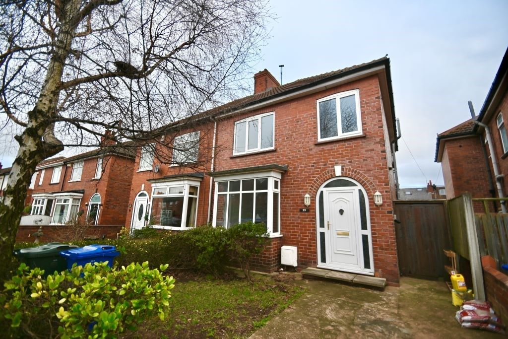 3 bed semidetached house to rent in Marlborough Road, Doncaster DN2, £