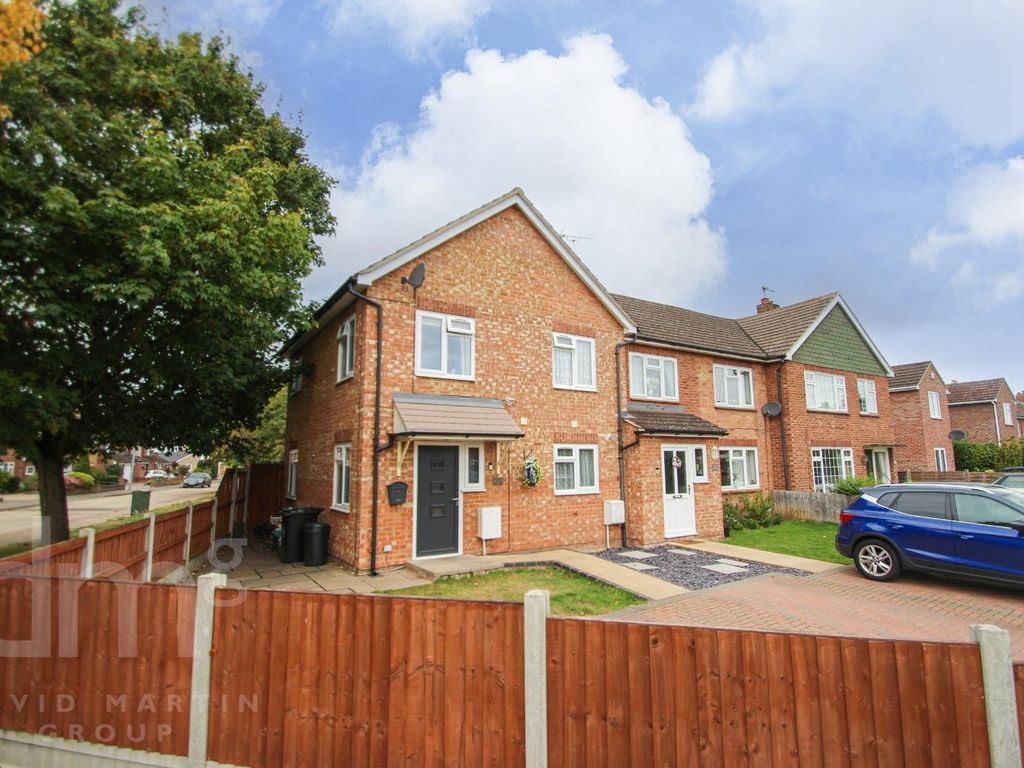 3 bed end terrace house for sale in Alan Way, Colchester, Essex CO3