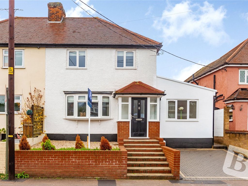 3 bed semidetached house for sale in Moreton Road, Ongar, Essex CM5