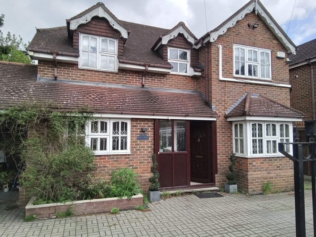 4 bed detached house to rent in Delaford Close, Iver SL0 Zoopla