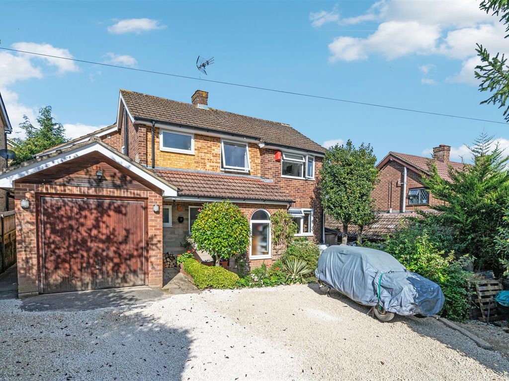 4 bed detached house for sale in Disraeli Crescent, High HP13